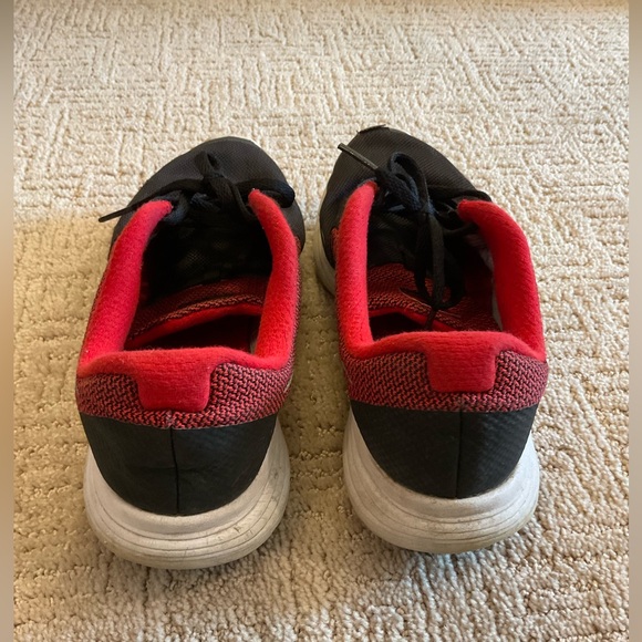 👟❤️ Nike Boys Revolution 3 Sneakers University Red / Metallic Silver Size 6.5Y - Picture 4 of 10